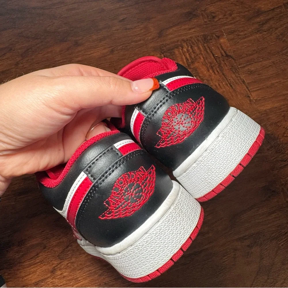 Nike Air Jordan 1 Low‎ 553560-163 Boys Sneakers Red White Black Size 4.5Y
